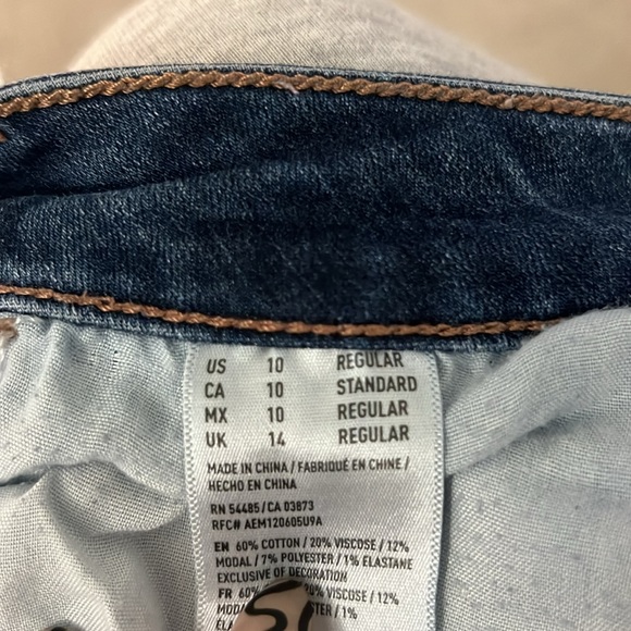 Women’s American Eagle super stretch ripped jeans size 10 - Picture 4 of 5